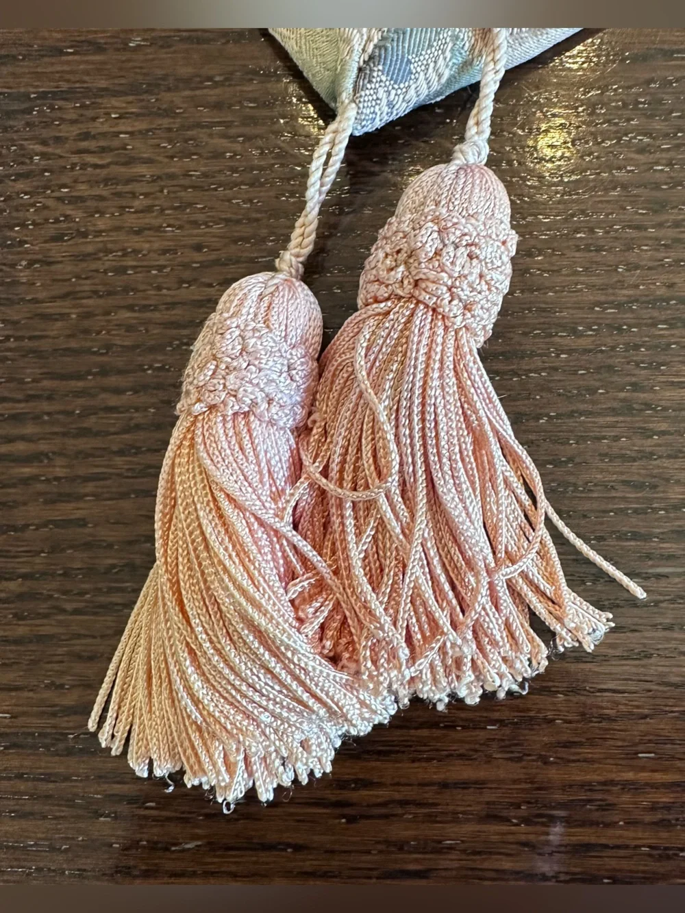 Vintage Floral Table Runner w Tassels 11.5x104